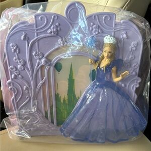 Wicked x Cinemark x Glinda Popcorn Bucket